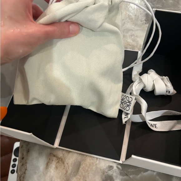 New in box Loewe elephant coin purse rare color!! - Picture 3 of 6